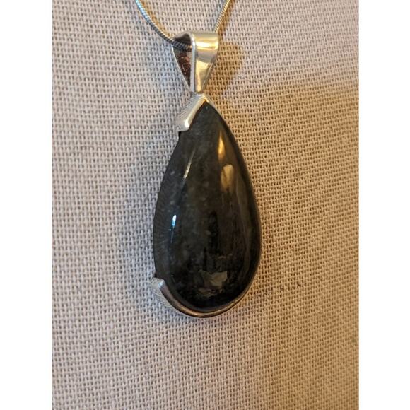 Labradorite Gemstone Pendant Necklace - Picture 8 of 8